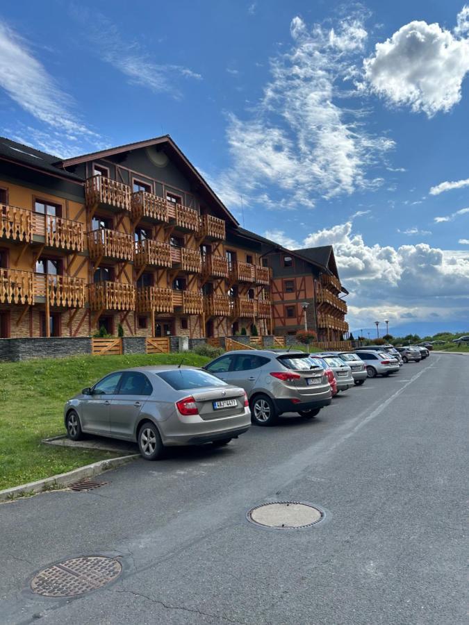 Apartliv Велка Ломница Екстериор снимка